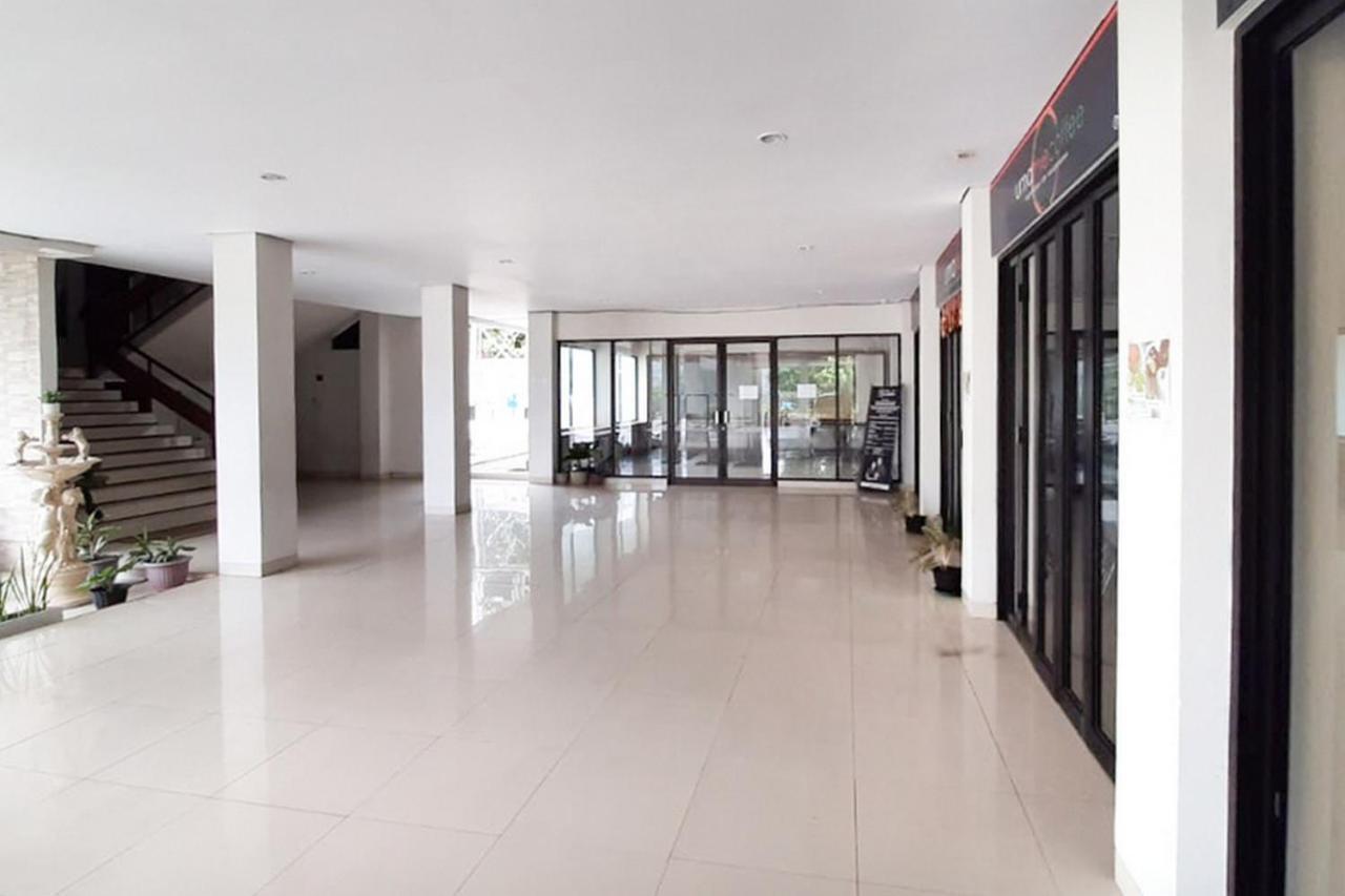 Reddoorz Plus @ Bitung City Center Экстерьер фото