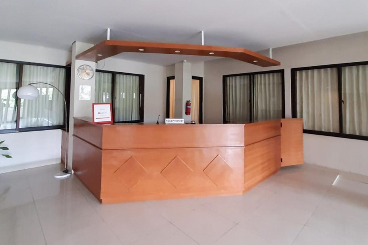 Reddoorz Plus @ Bitung City Center Экстерьер фото